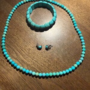 Elegant Turquoise Beaded Necklace Set